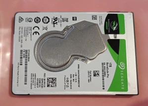 Seagate ST1000LM049-2GH172, 1TB, 7200rpm, 128MB cache, SATA 3.1, 2.5“, 7mm SKLADEM